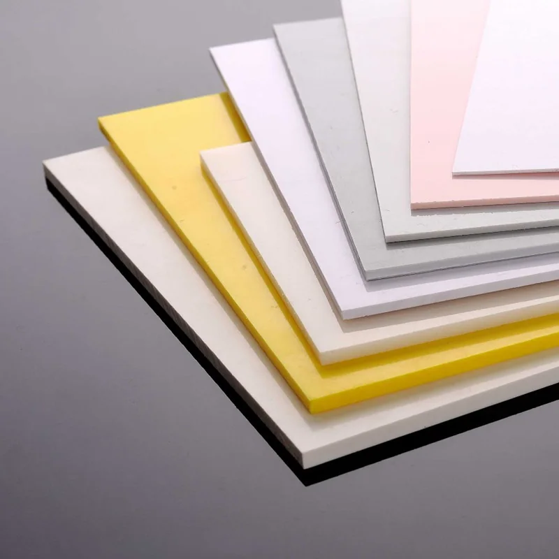 Colored plastic sheets for industrial thermoforming